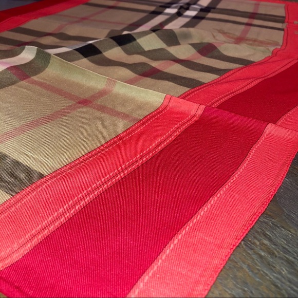 NWT Authentic Burberry Vintage Check Scarf - Picture 4 of 11